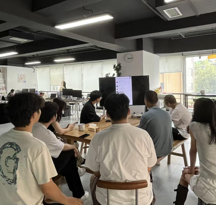 嘉邺教育专业团队